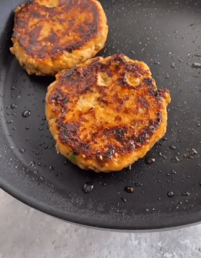 easy salmon burger recipe​