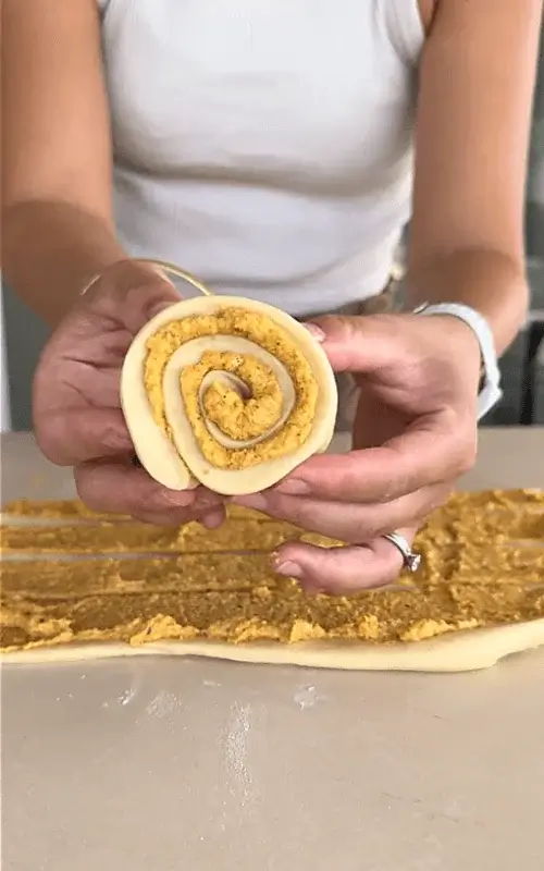 carrot cake cinnamon rolls recipe