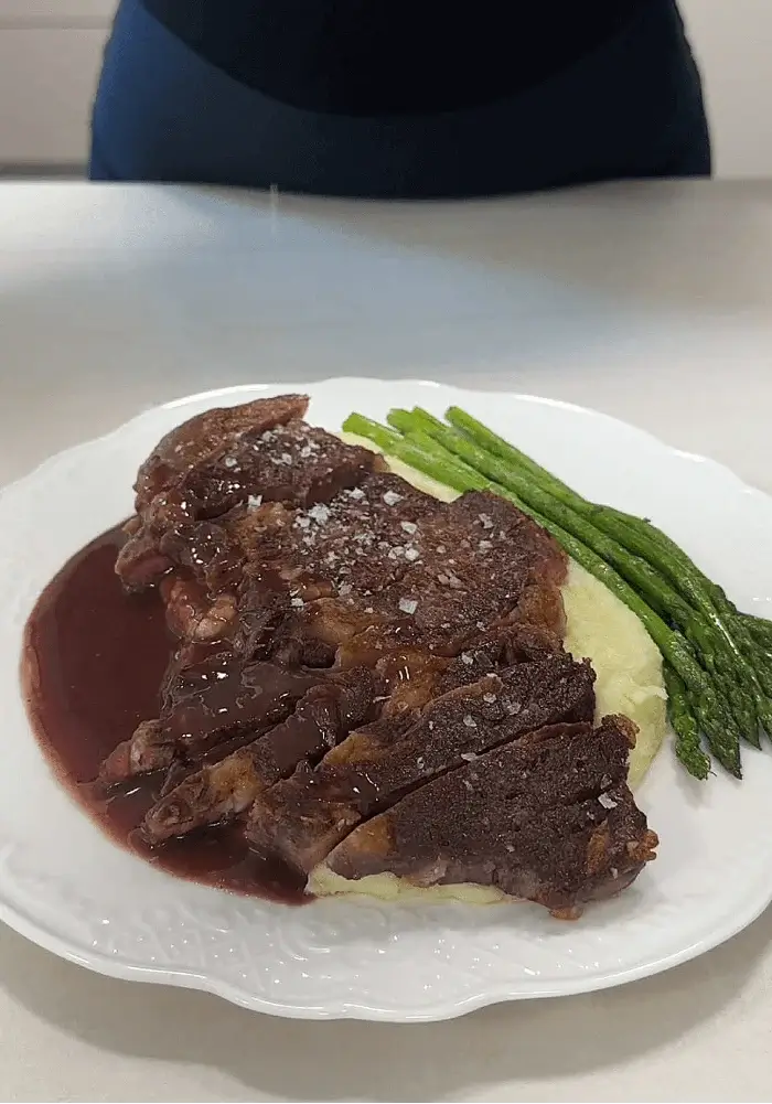 steak with red wine sauce recipe