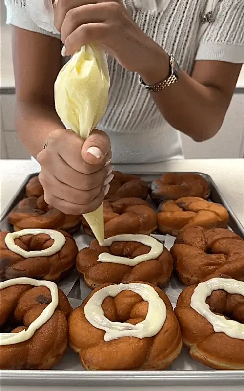 cinnamon roll donut recipe
