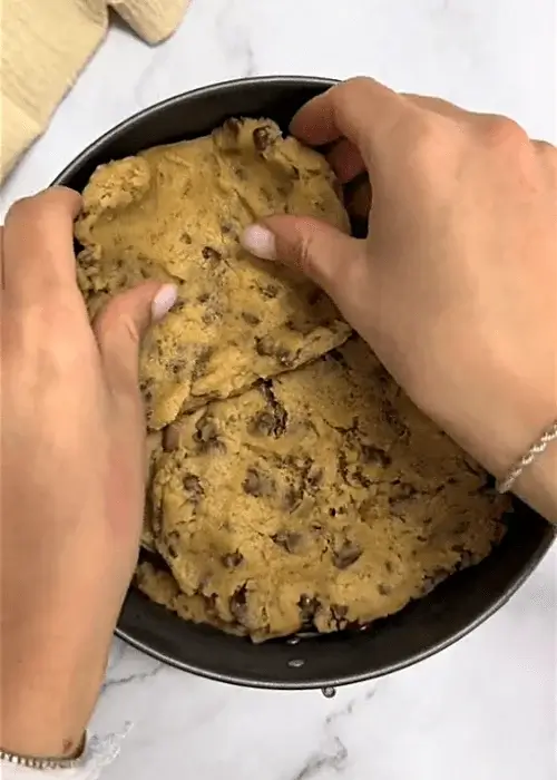 giant chocolate chip cookie cake recipe