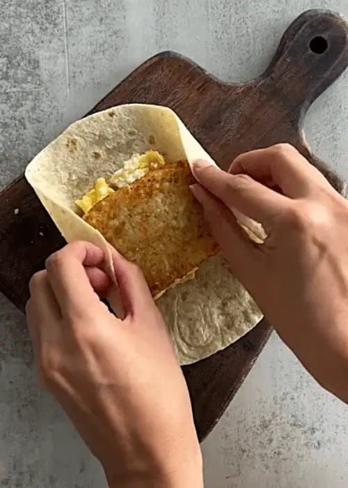 egg and cheese breakfast burrito recipe